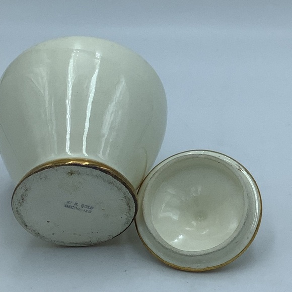 Small Rose Covered Jar with Gold Trim - Picture 7 of 8